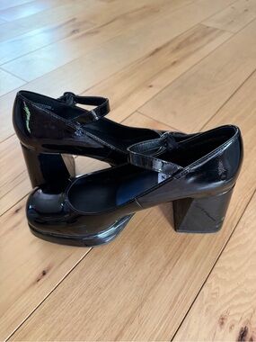 Steve Madden Black Patent Mary Jane Platform Block Heels